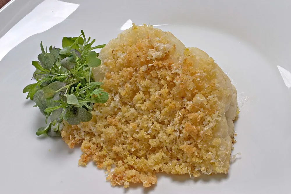 Cavolfiore gratinato — cauliflower baked under a golden breadcrumb crust