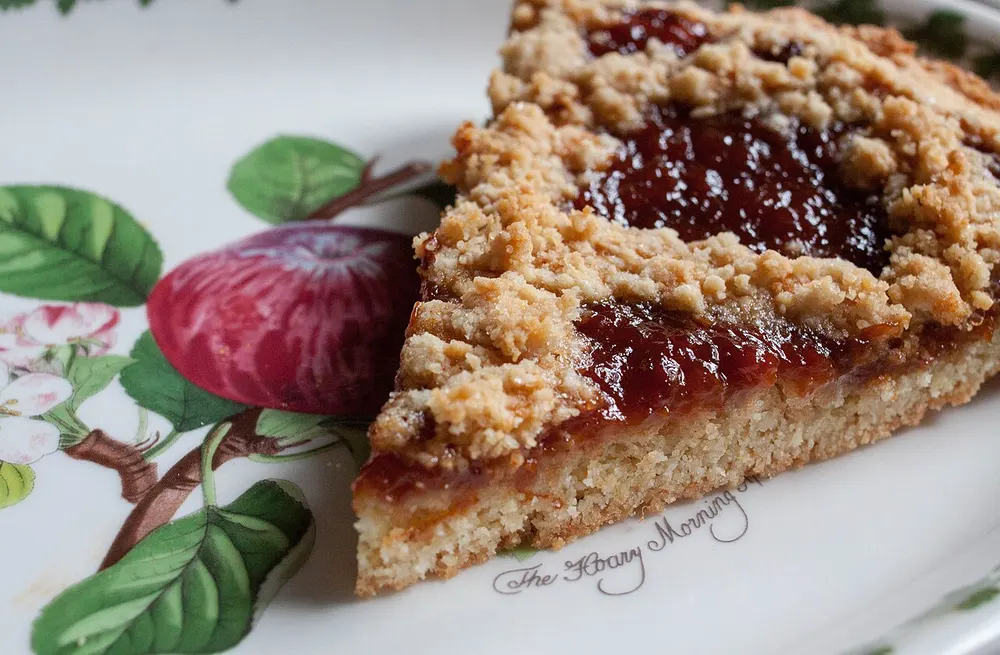 Crostata di marmellata — Italian lattice jam tart on a shortcrust base