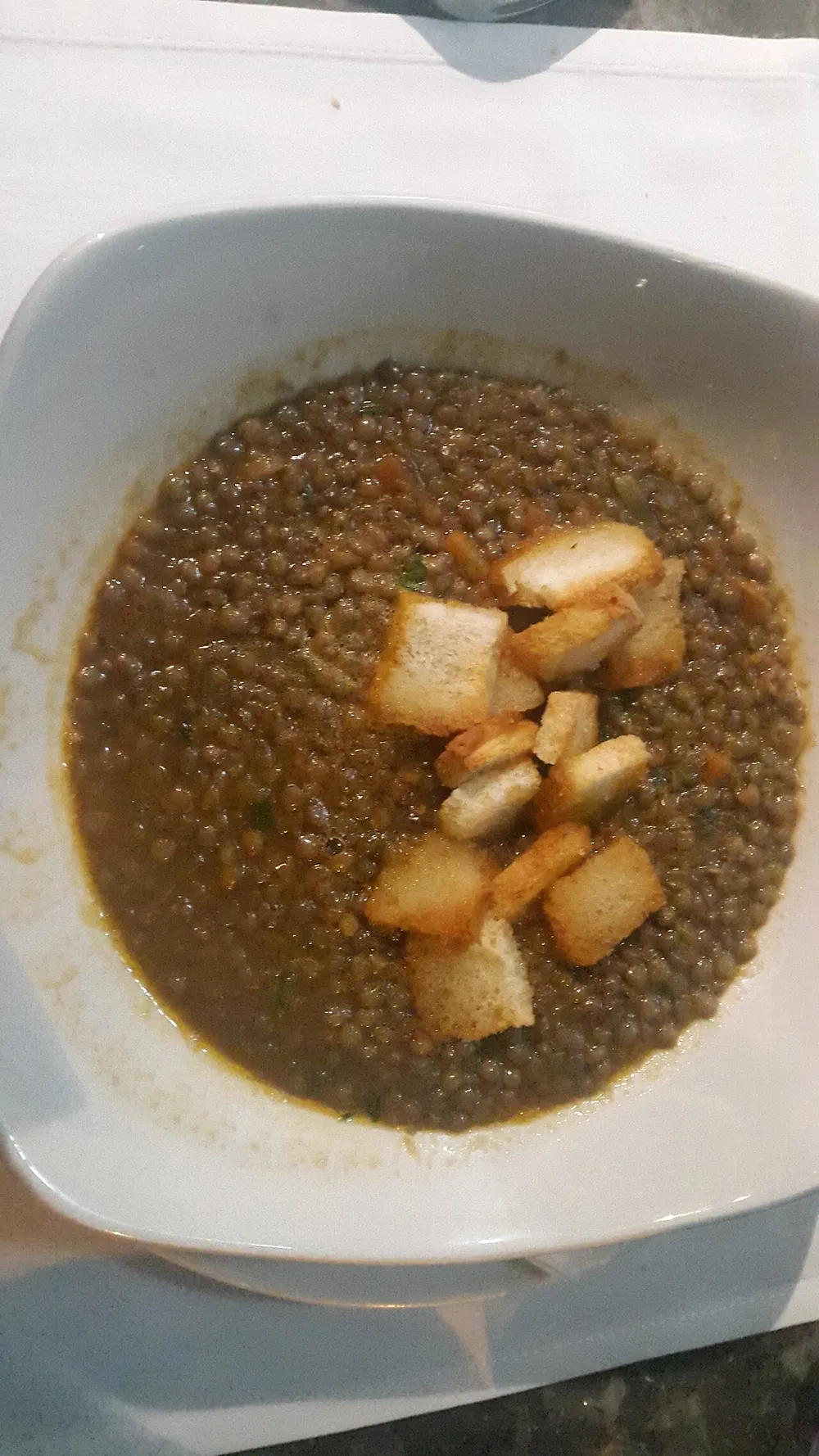 Zuppa di lenticchie — Italian lentil soup with croutons