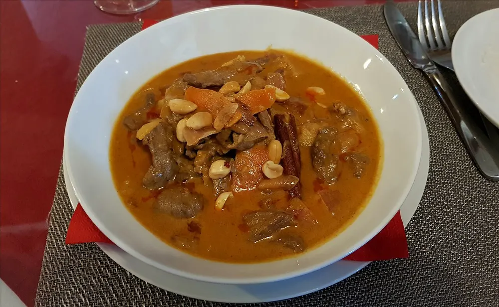 Massaman neua — Thai-Muslim beef curry with peanuts and cinnamon