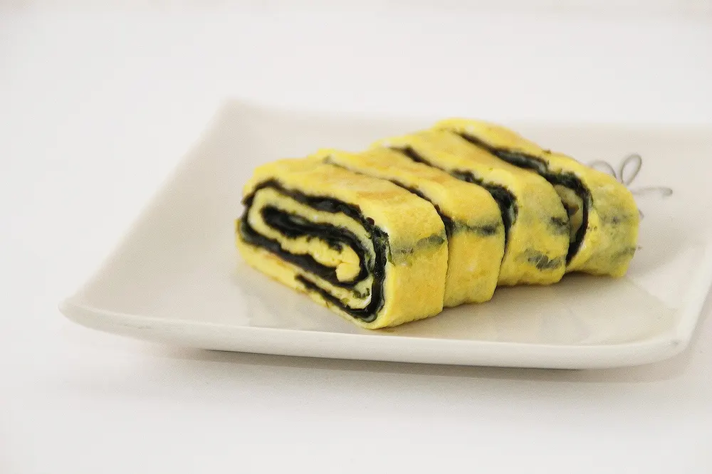 Sliced gyeranmari rolled egg omelette