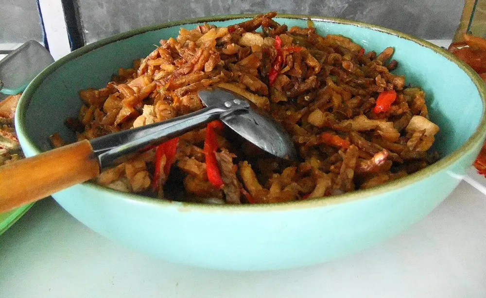Tempe orek — sweet-savoury fried shredded tempeh with chili