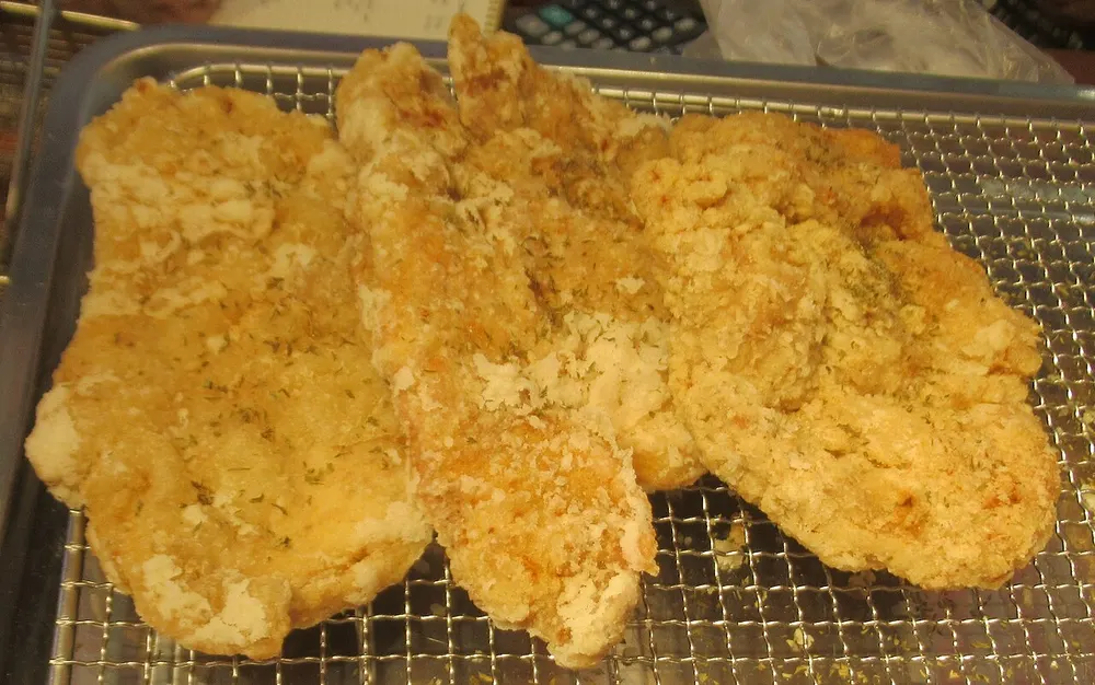 Yan su ji — Taiwanese salt-and-pepper fried chicken cutlets